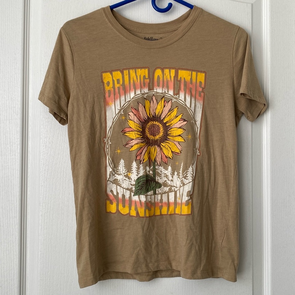 Rebellious One graphic tee. Size XS.